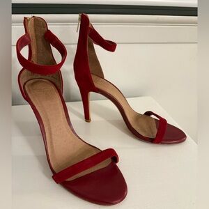 Beautiful 4” red suede heels with gold zipper details